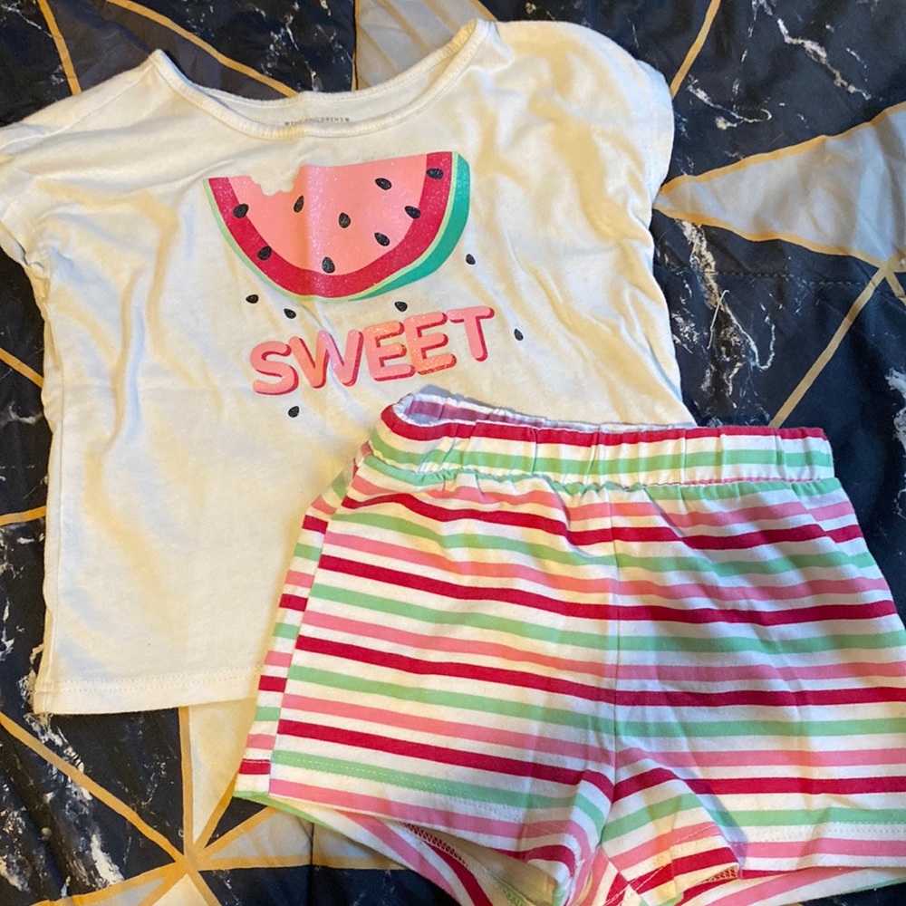 Toddler girl top and short